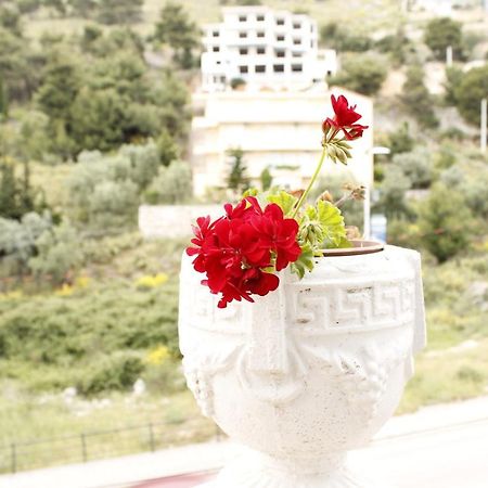 Elite Hotel Sarandë エクステリア 写真