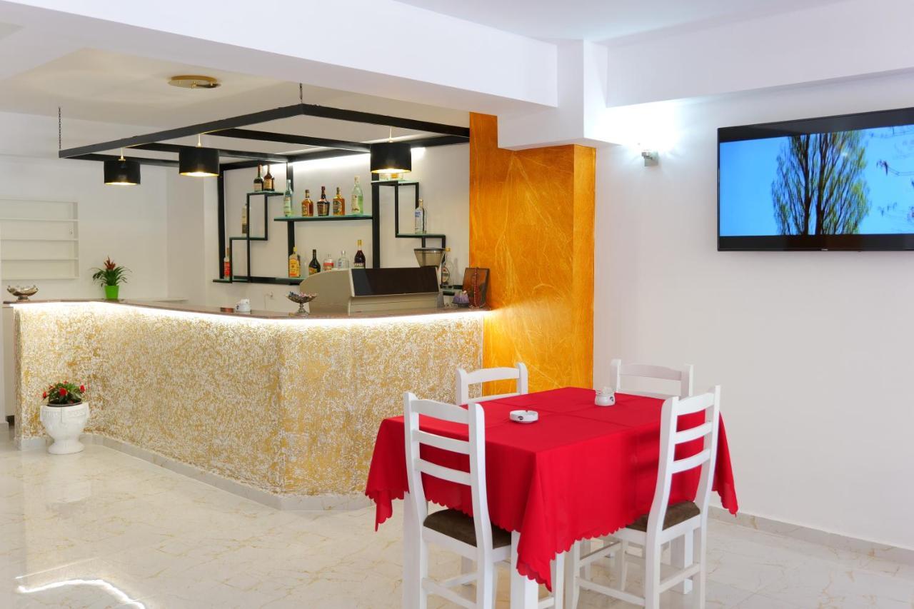 Elite Hotel Sarandë エクステリア 写真