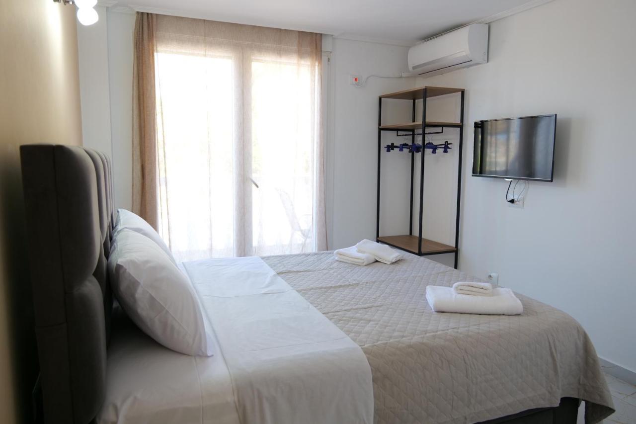 Elite Hotel Sarandë エクステリア 写真