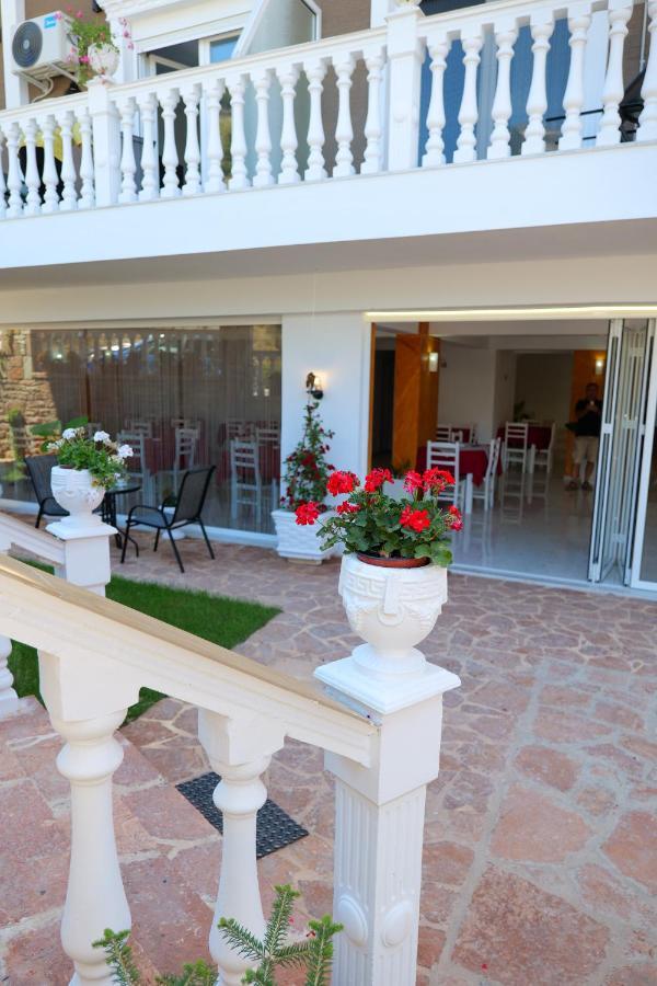 Elite Hotel Sarandë エクステリア 写真