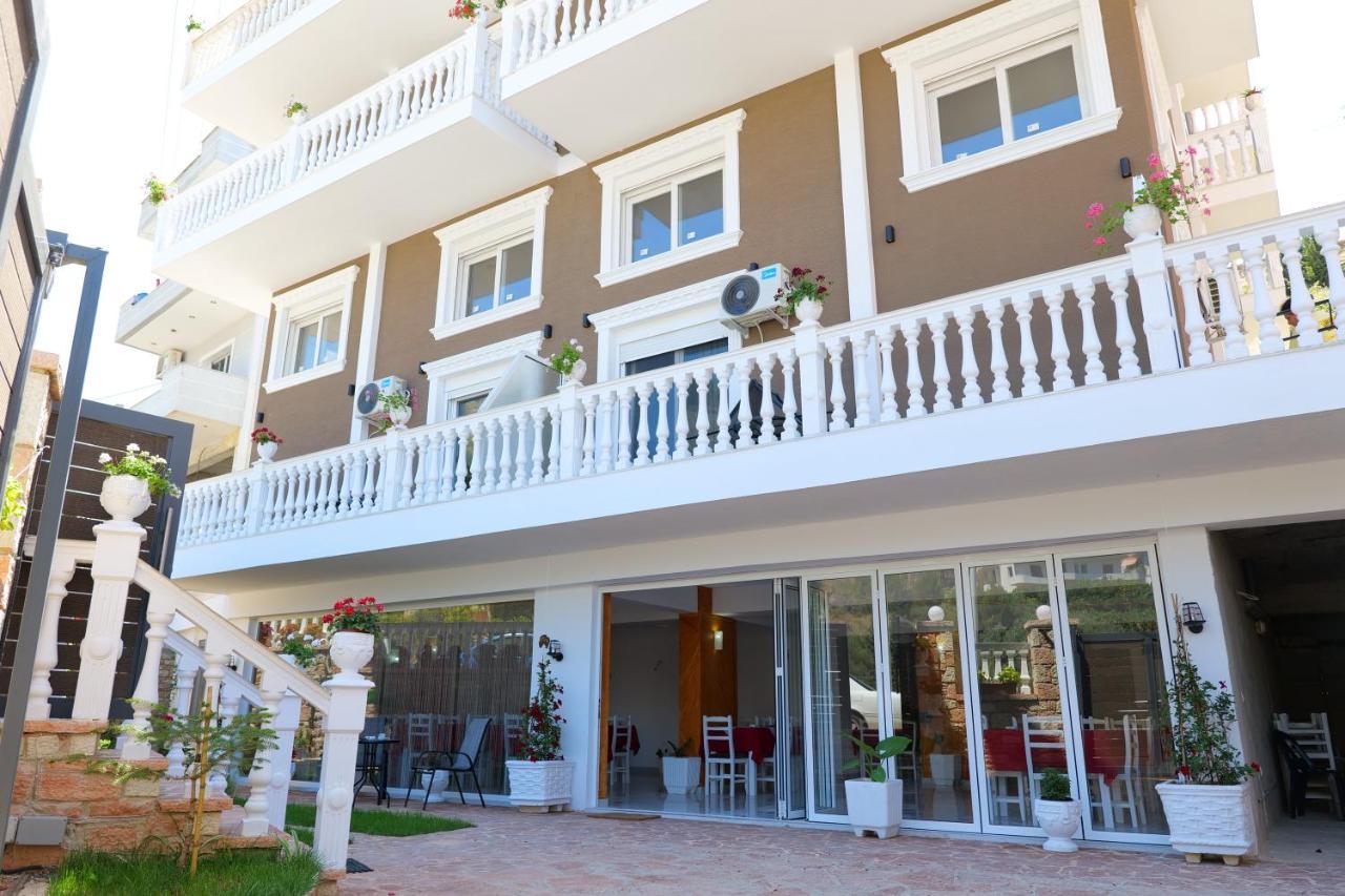 Elite Hotel Sarandë エクステリア 写真