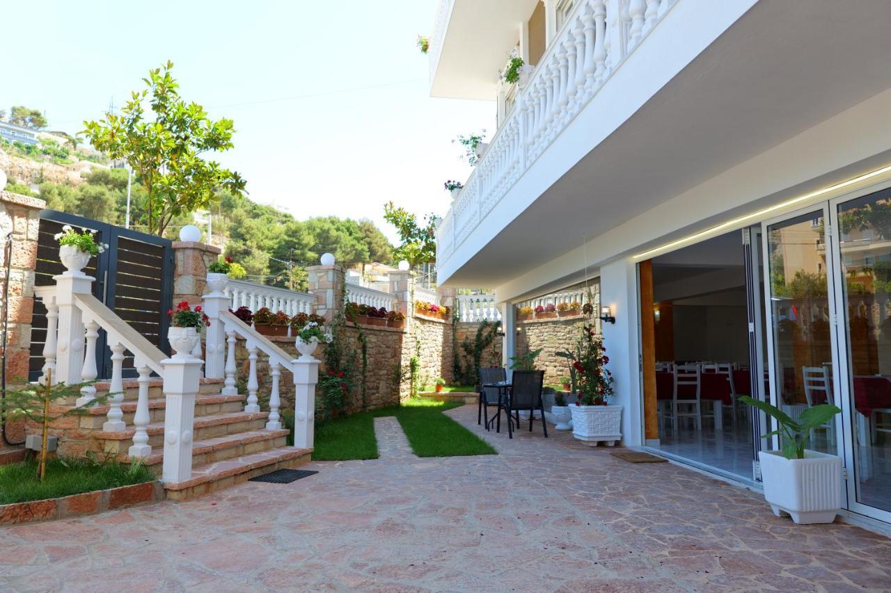 Elite Hotel Sarandë エクステリア 写真