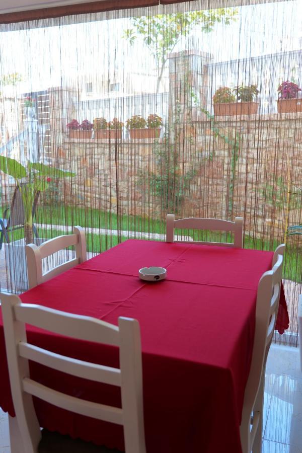 Elite Hotel Sarandë エクステリア 写真