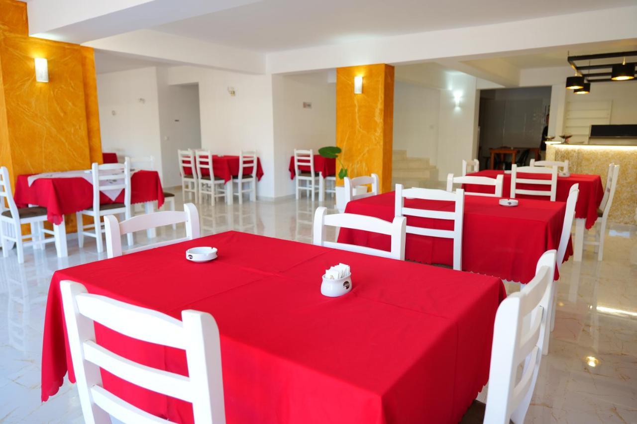 Elite Hotel Sarandë エクステリア 写真