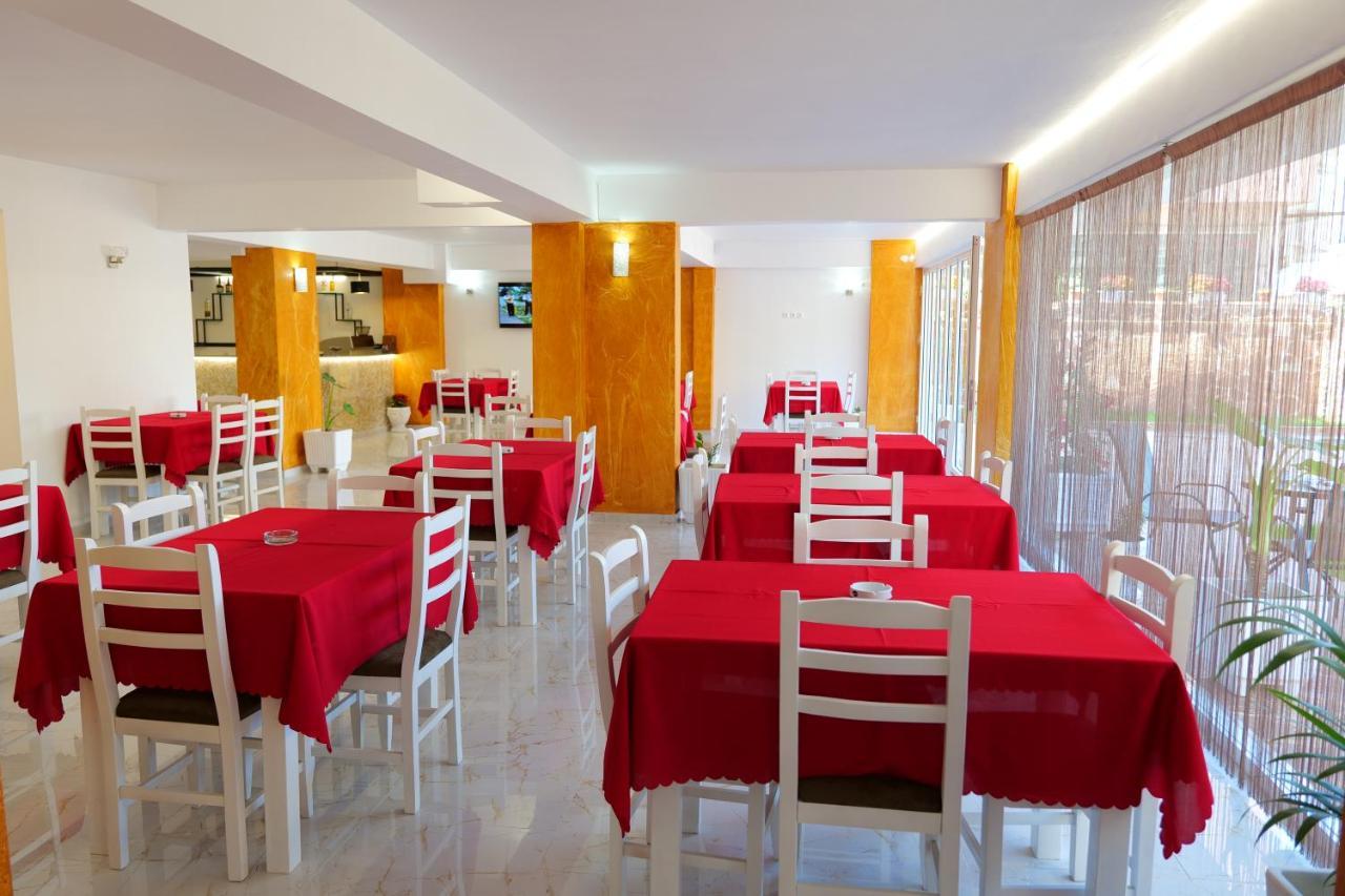 Elite Hotel Sarandë エクステリア 写真