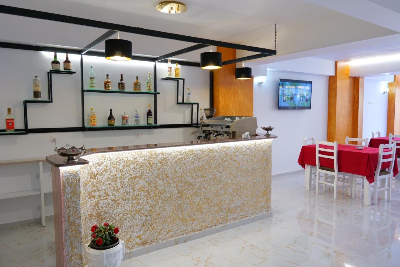Elite Hotel Sarandë エクステリア 写真