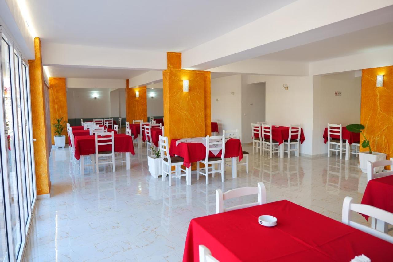 Elite Hotel Sarandë エクステリア 写真