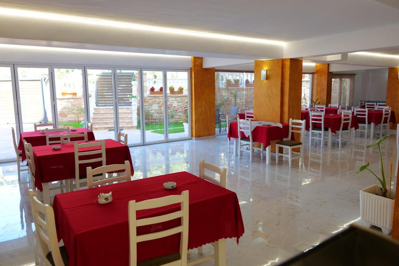 Elite Hotel Sarandë エクステリア 写真