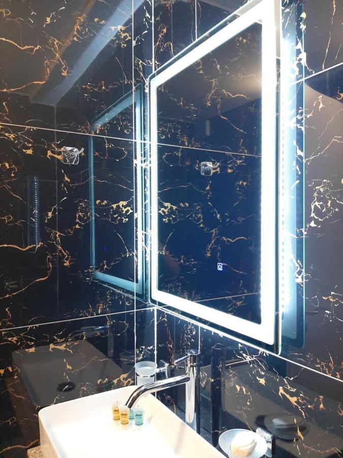 Elite Hotel Sarandë エクステリア 写真