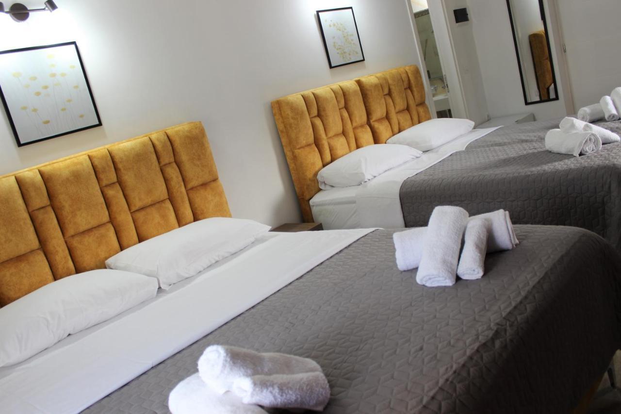 Elite Hotel Sarandë エクステリア 写真
