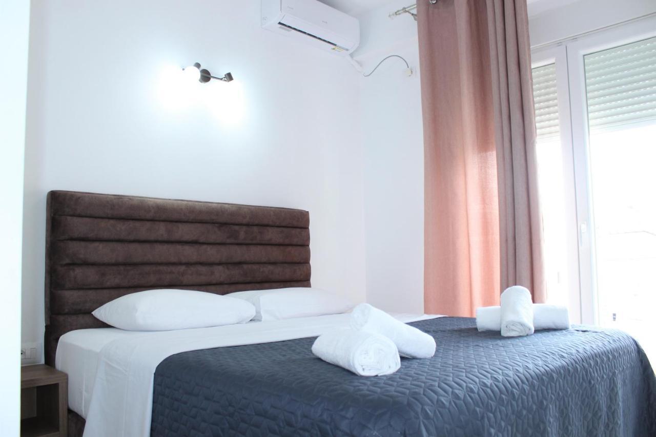 Elite Hotel Sarandë エクステリア 写真