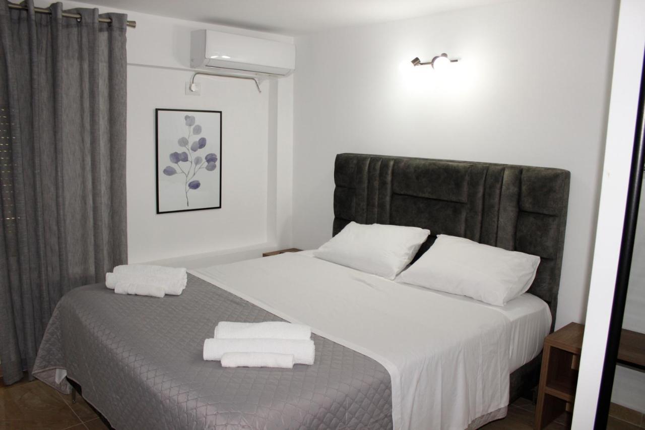 Elite Hotel Sarandë エクステリア 写真