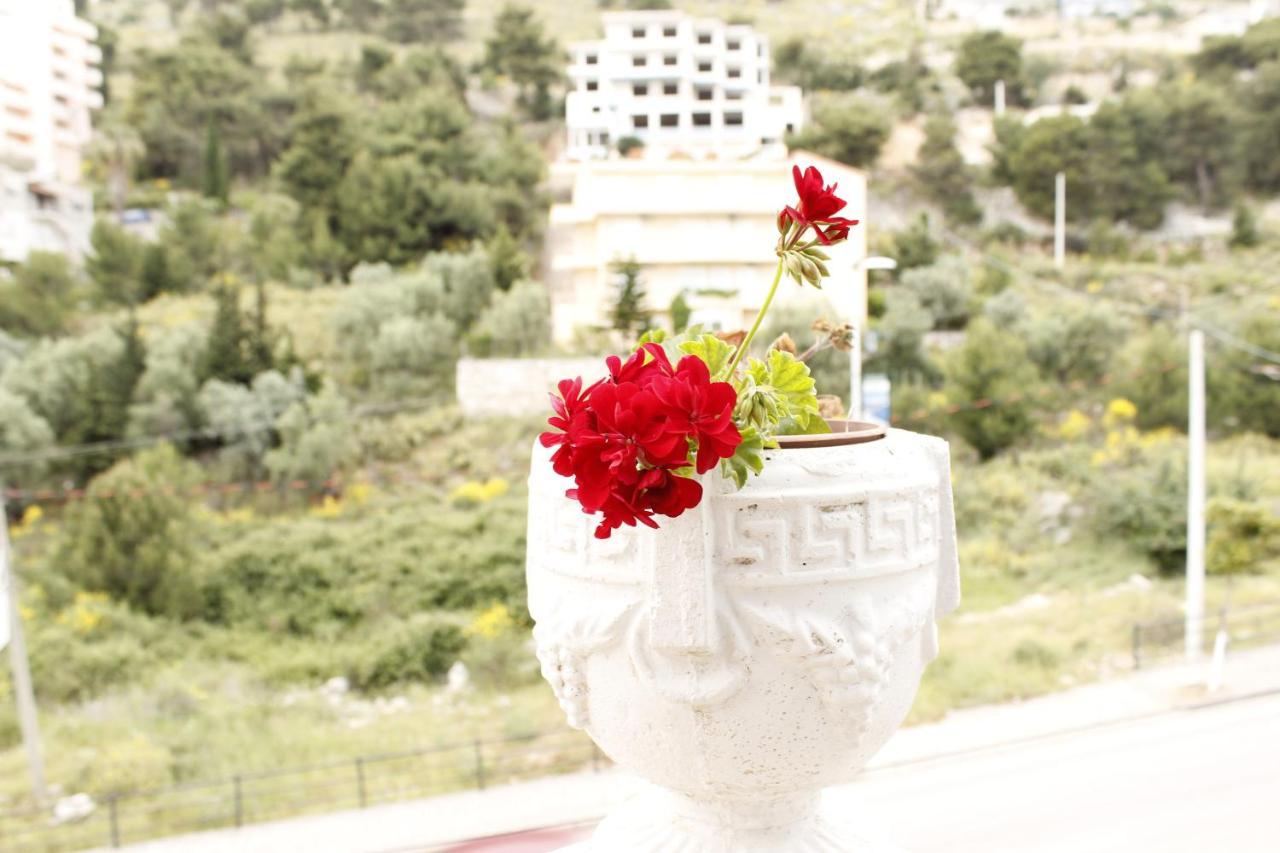 Elite Hotel Sarandë エクステリア 写真