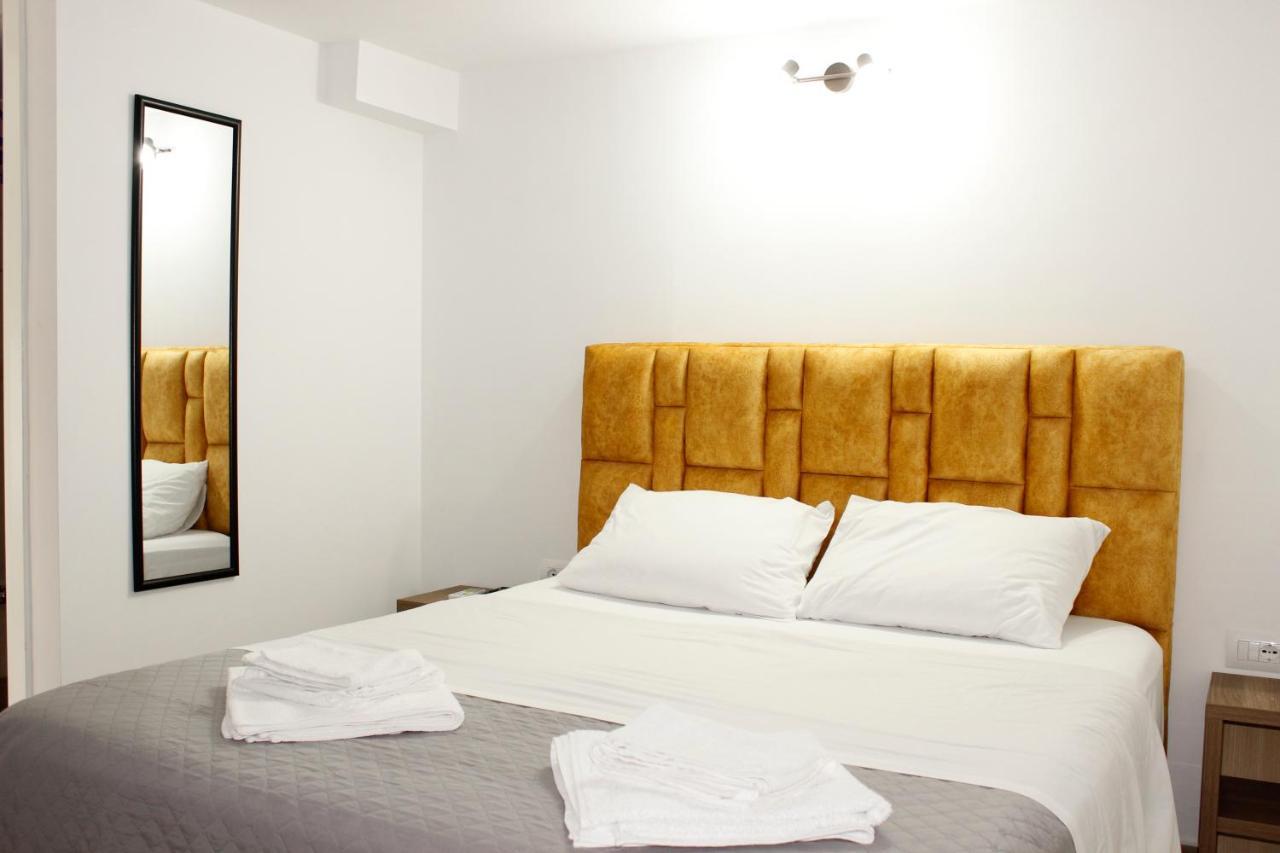 Elite Hotel Sarandë エクステリア 写真